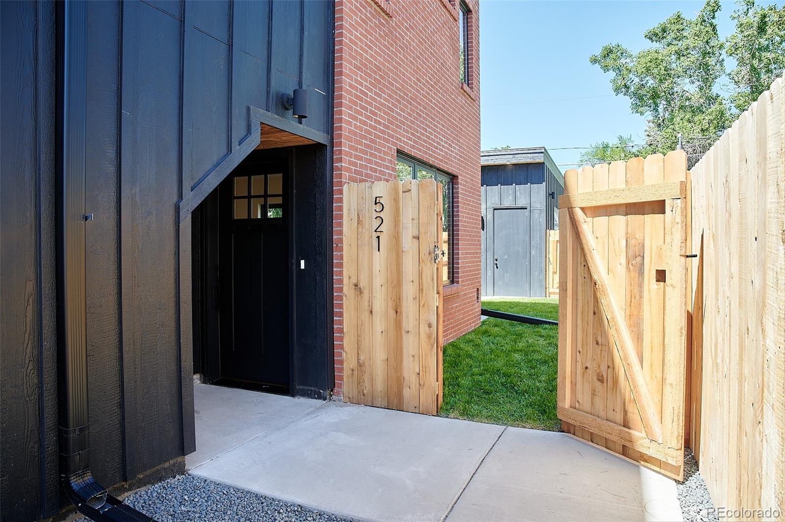521 N Fox