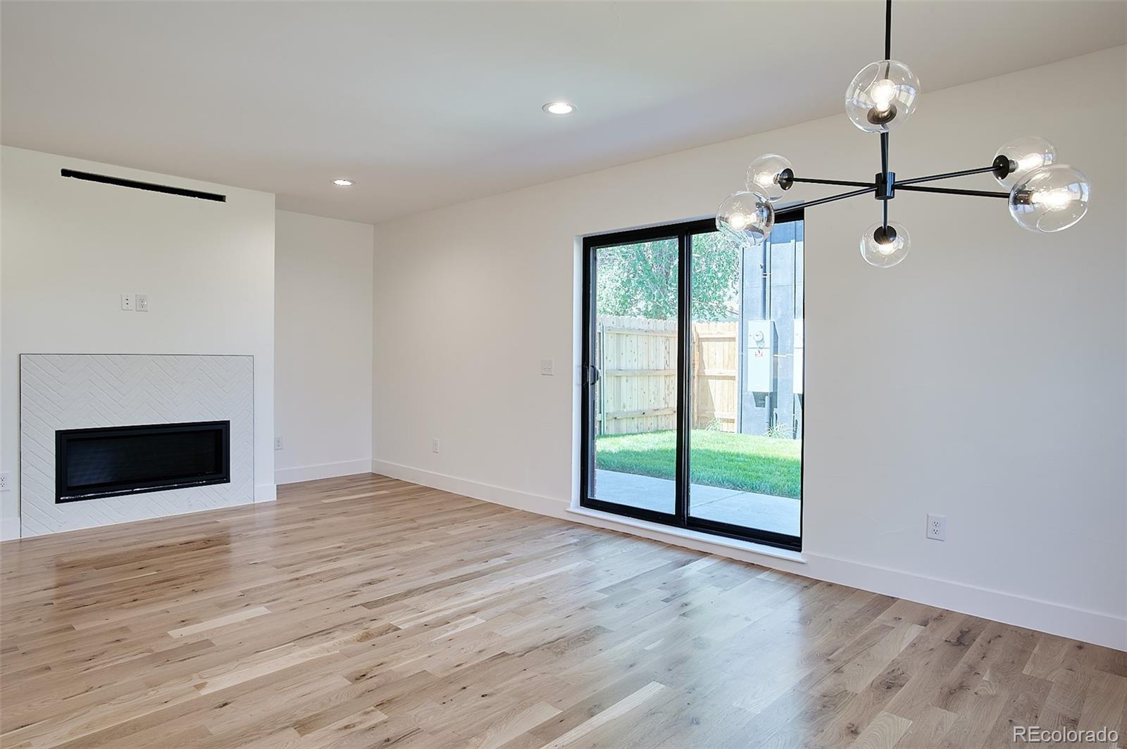 521 N Fox