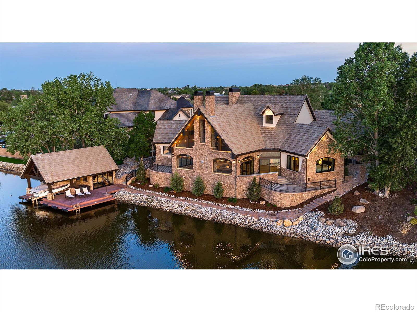 9833 Shoreline Drive
