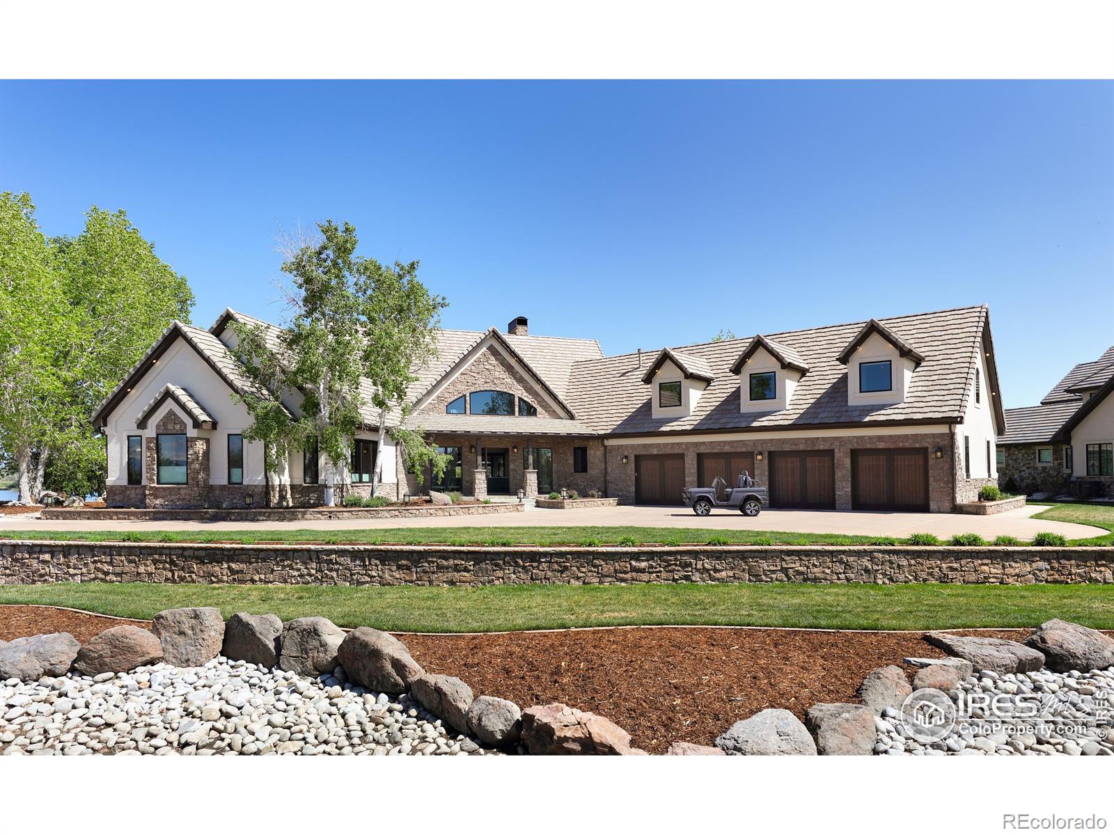 9833 Shoreline Drive