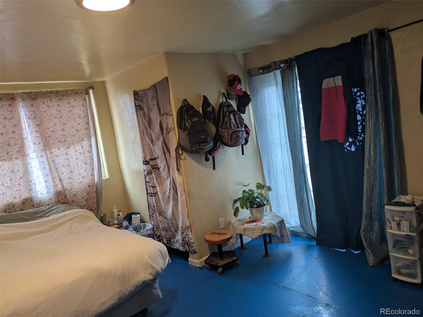 123 W Alameda Avenue