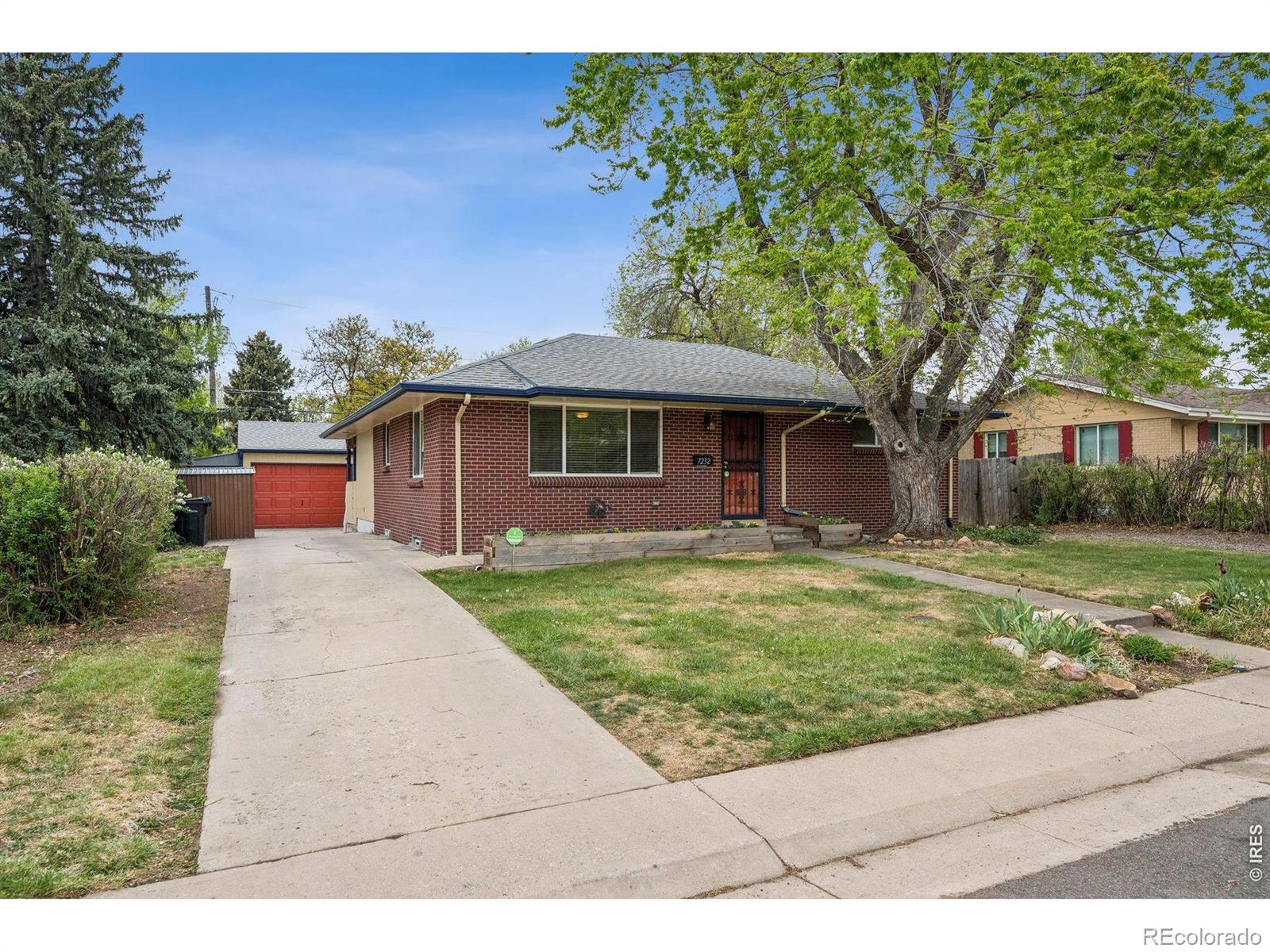7232 W 67th Place
