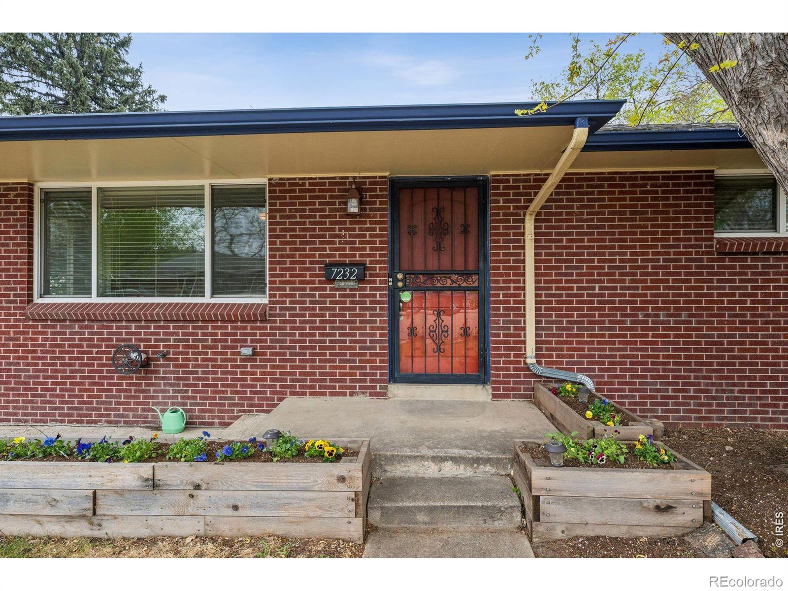 7232 W 67th Place