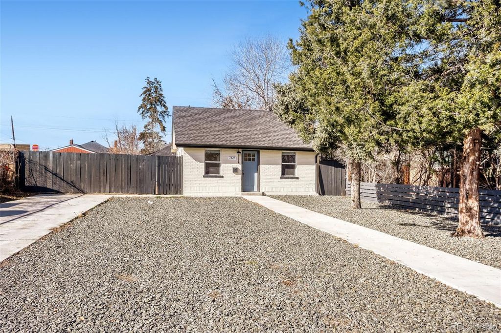 Photo of 1525 Roslyn Street, Denver, CO 80220 (MLS # 4717652)