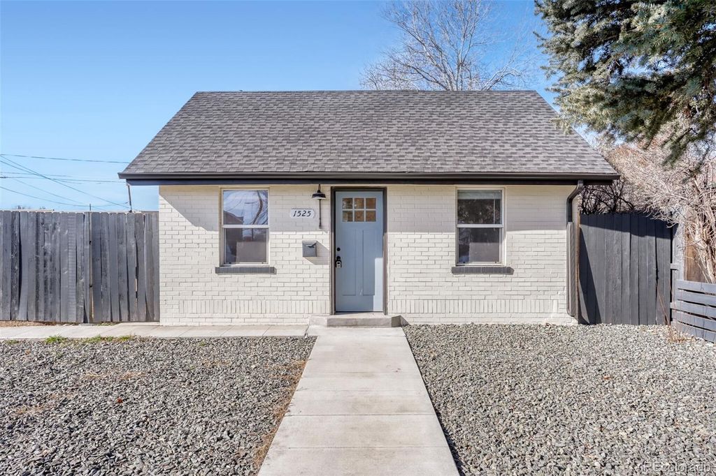 Photo of 1525 Roslyn Street, Denver, CO 80220 (MLS # 4717652)