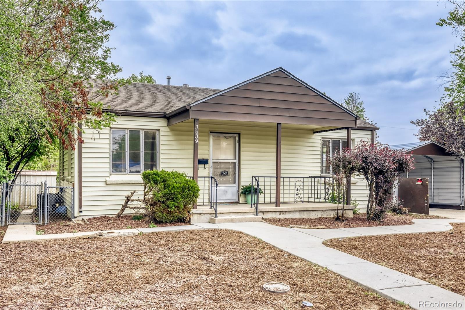 3539 W Center Avenue