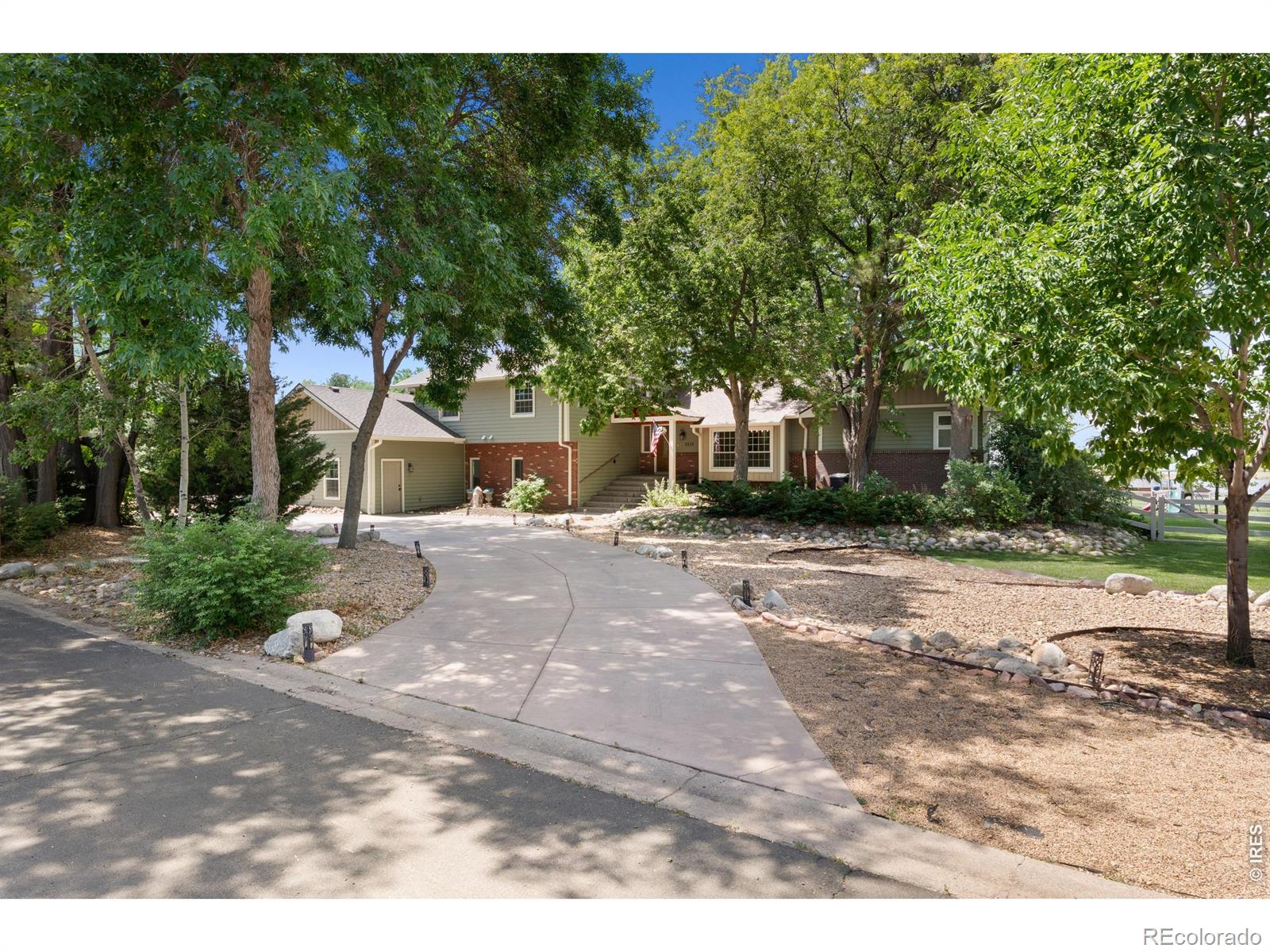 3213 Grand View Drive