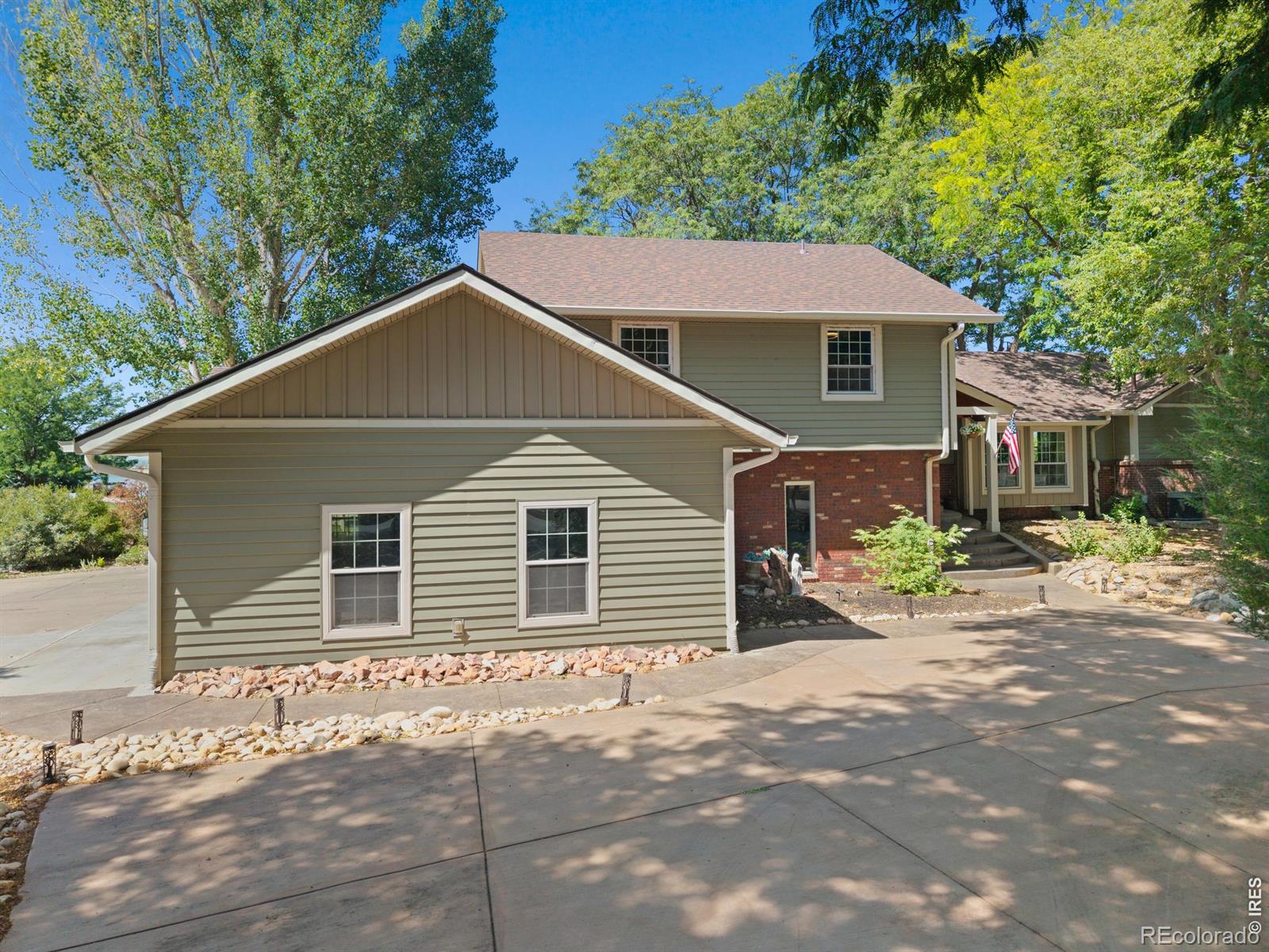 3213 Grand View Drive