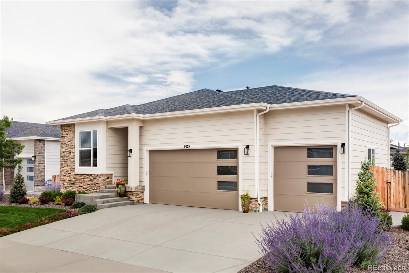 1576 Maggie Mae Lane