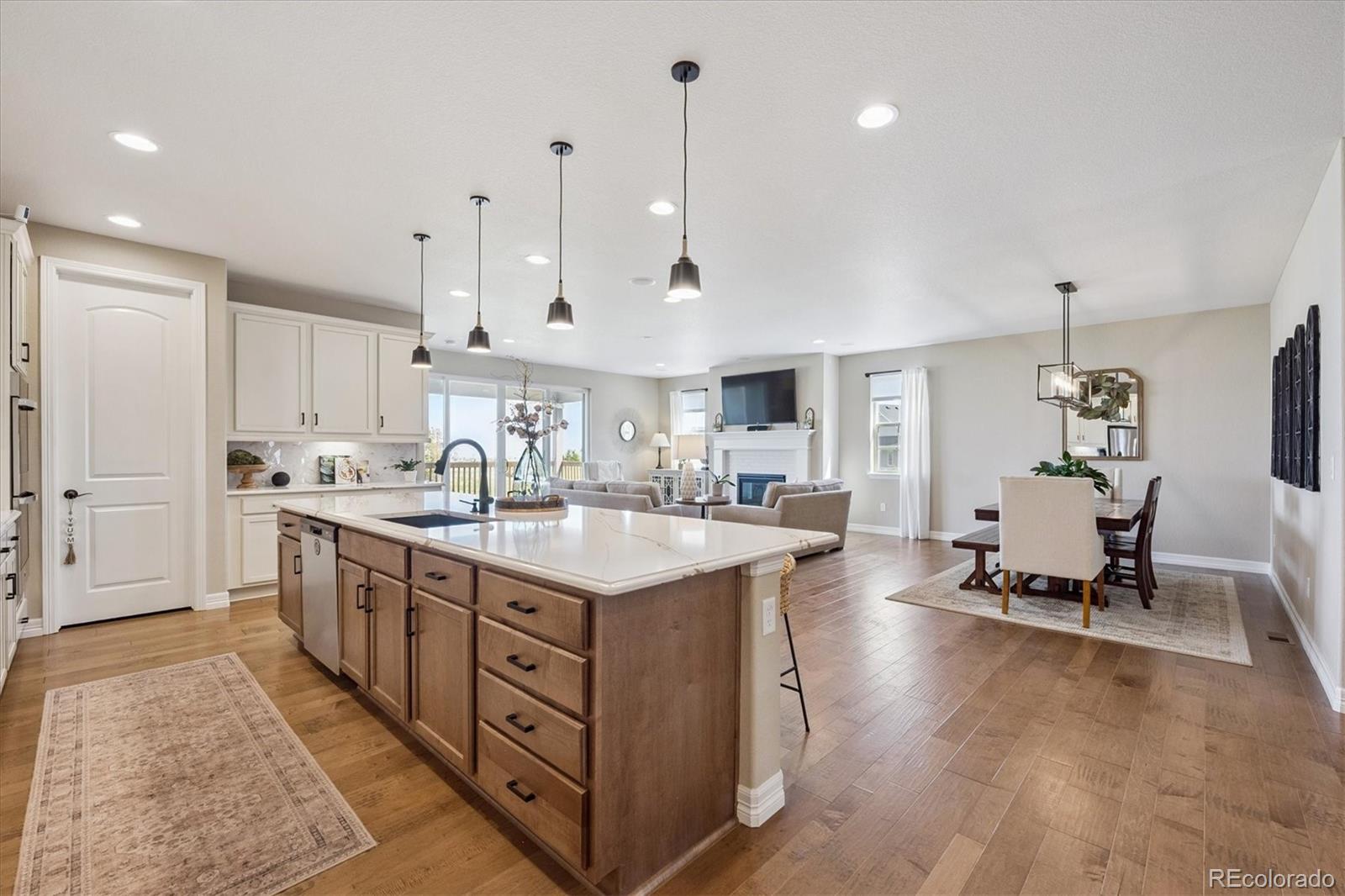 6973 S Waterloo Way