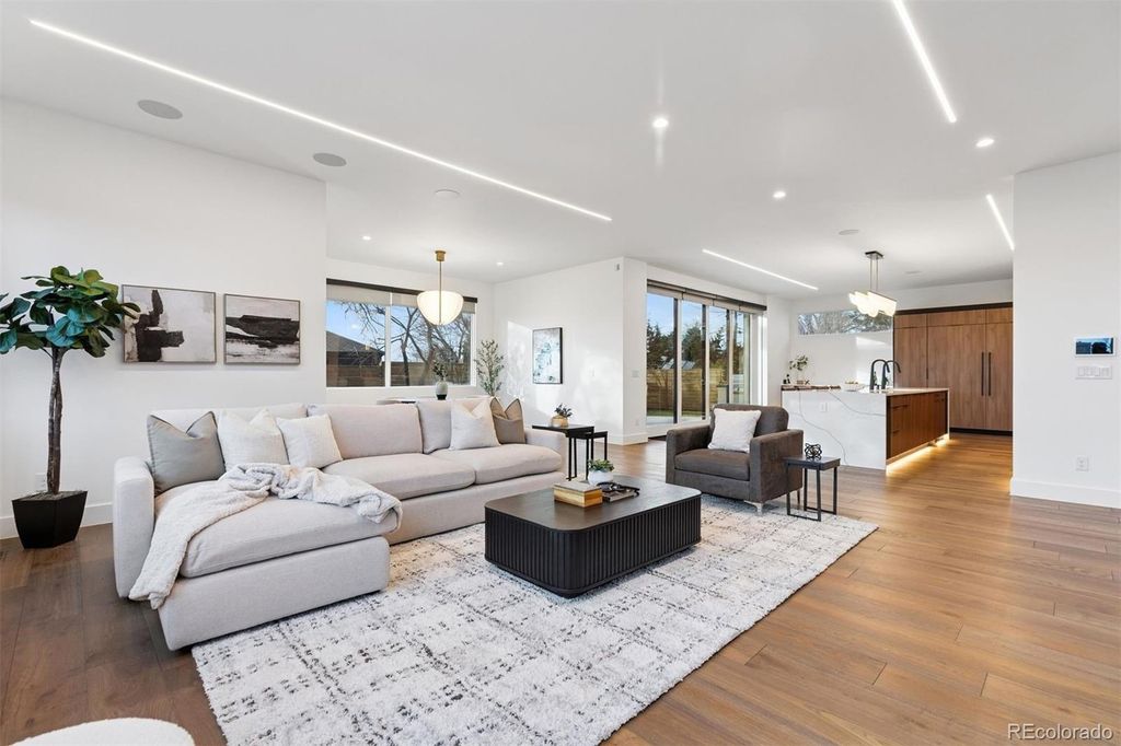 Photo of 267 S Clermont Street, Denver, CO 80246 (MLS # 7445937)