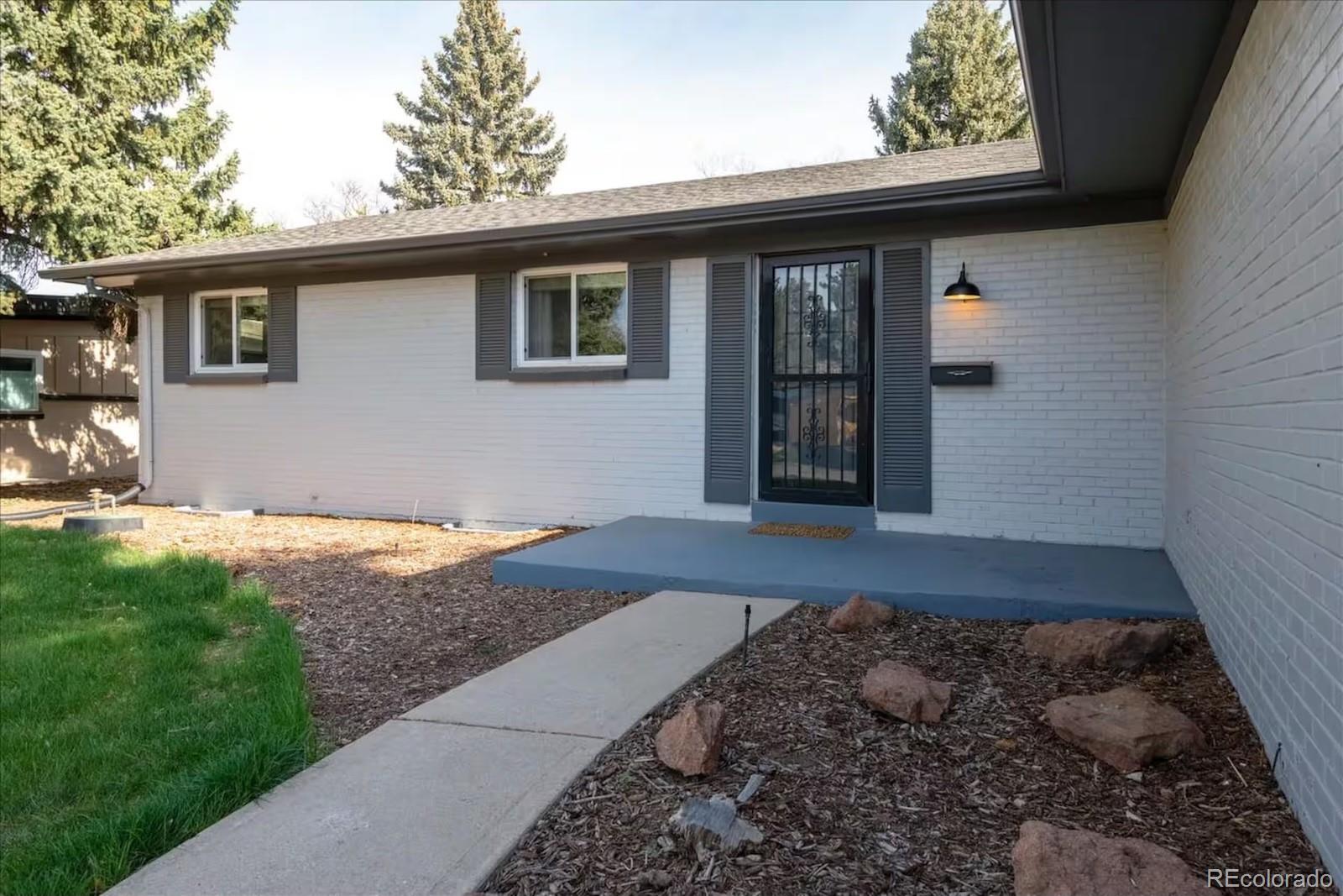 991 E Cottonwood Avenue