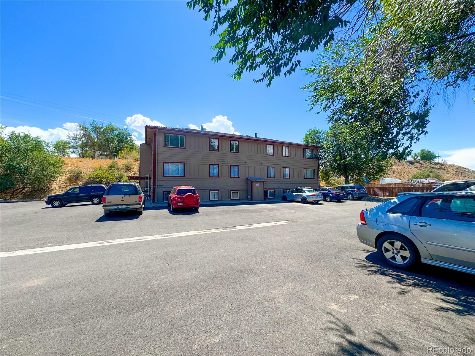 863 E Main Street
