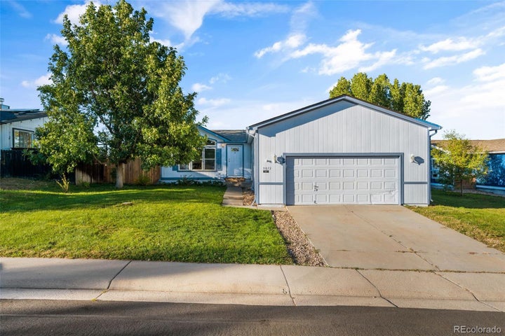 Photo 1 of 39 — 5873 S Quemoy Circle, Centennial, CO 80015