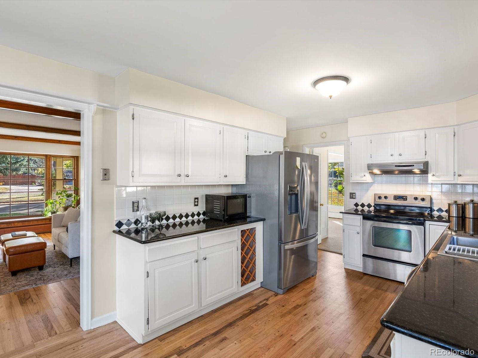 4851 W Oxford Avenue