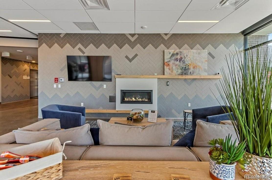 1898 S Bannock Street 401