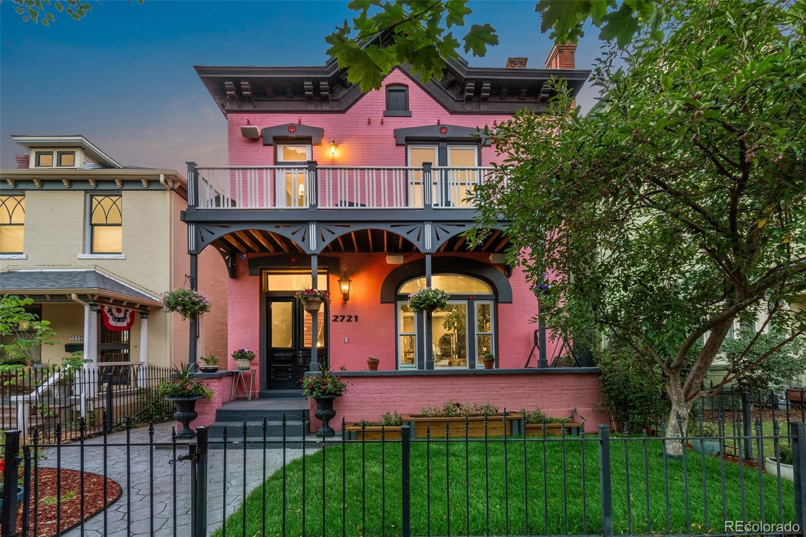 2721 Curtis Street