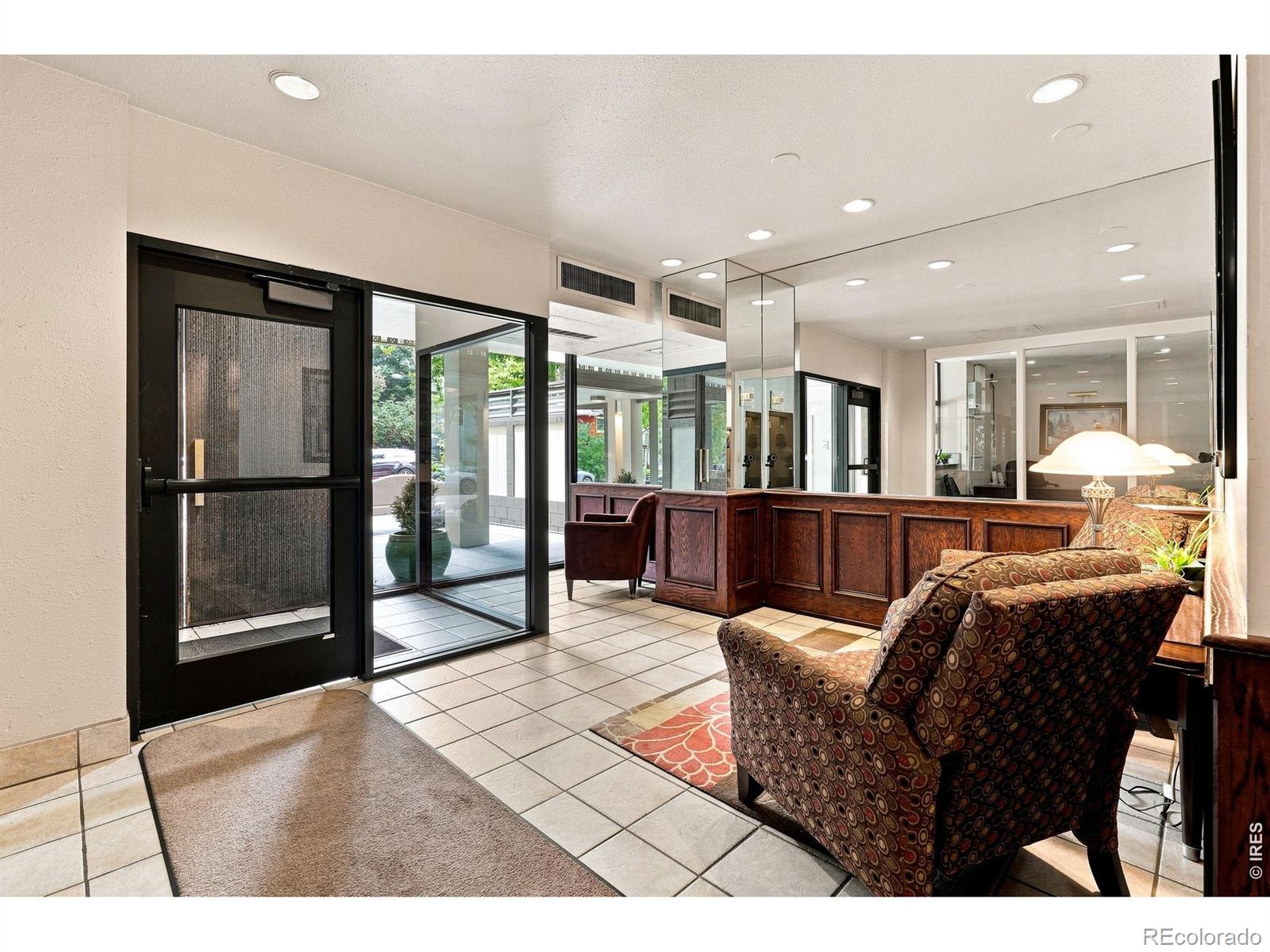 1223 N Race Street 303