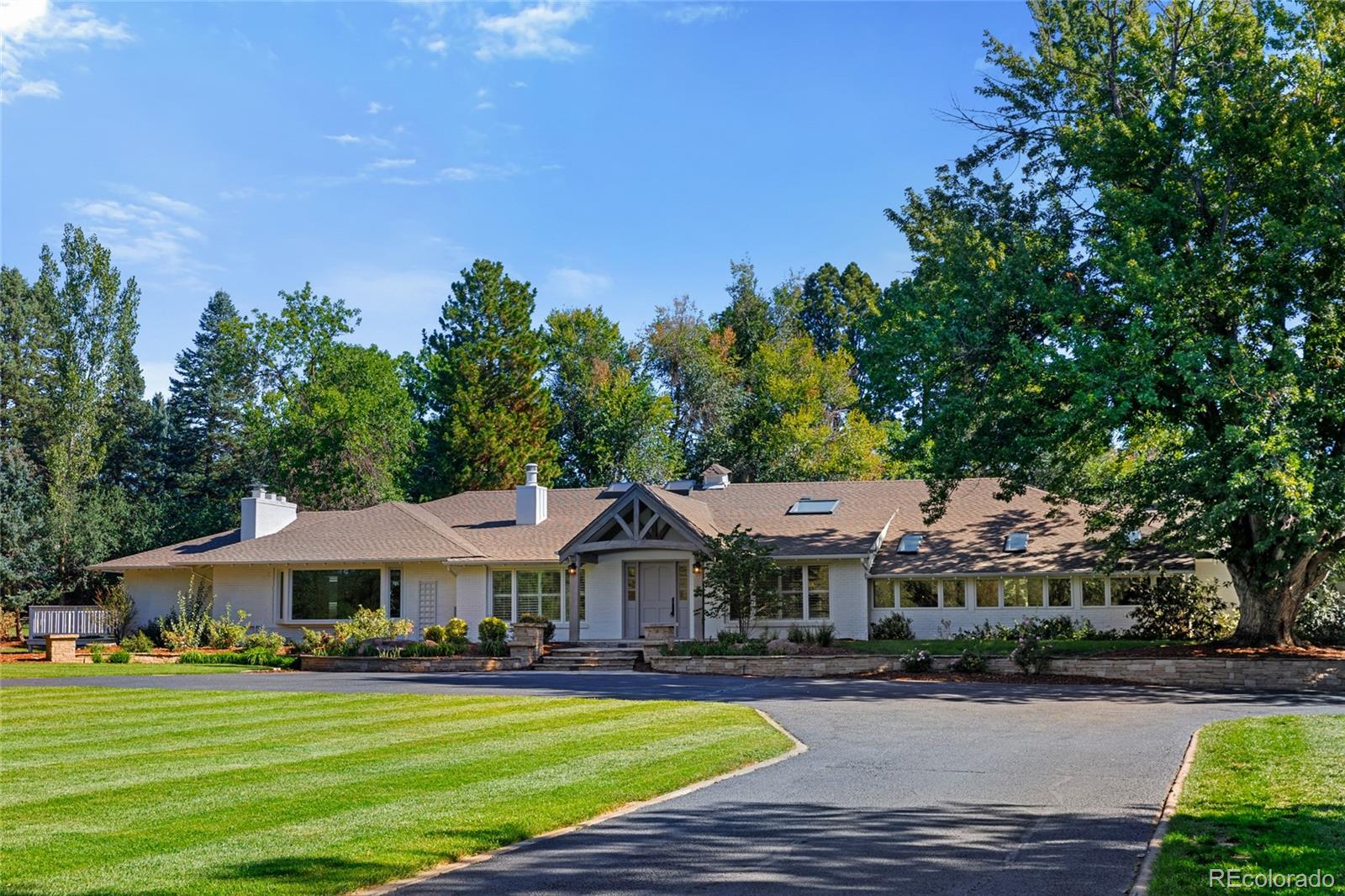 6 Village Road