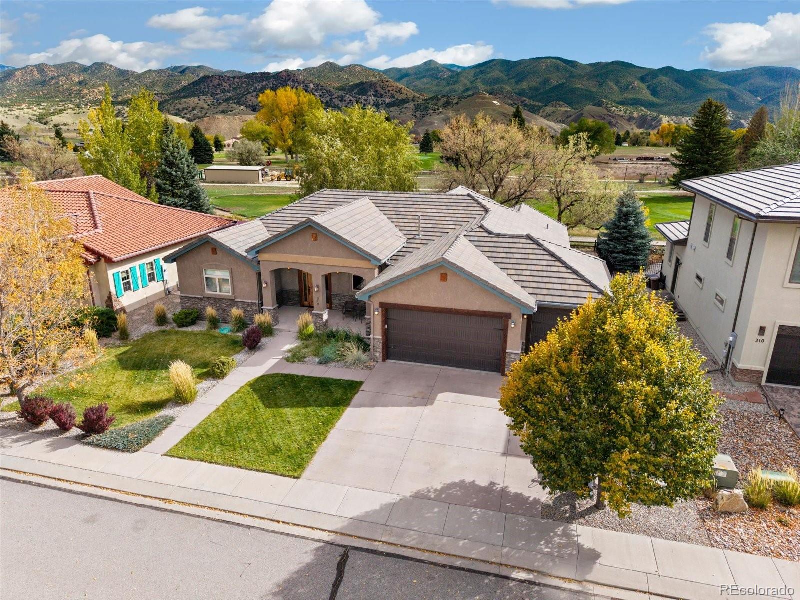 312 Cottonwood Circle
