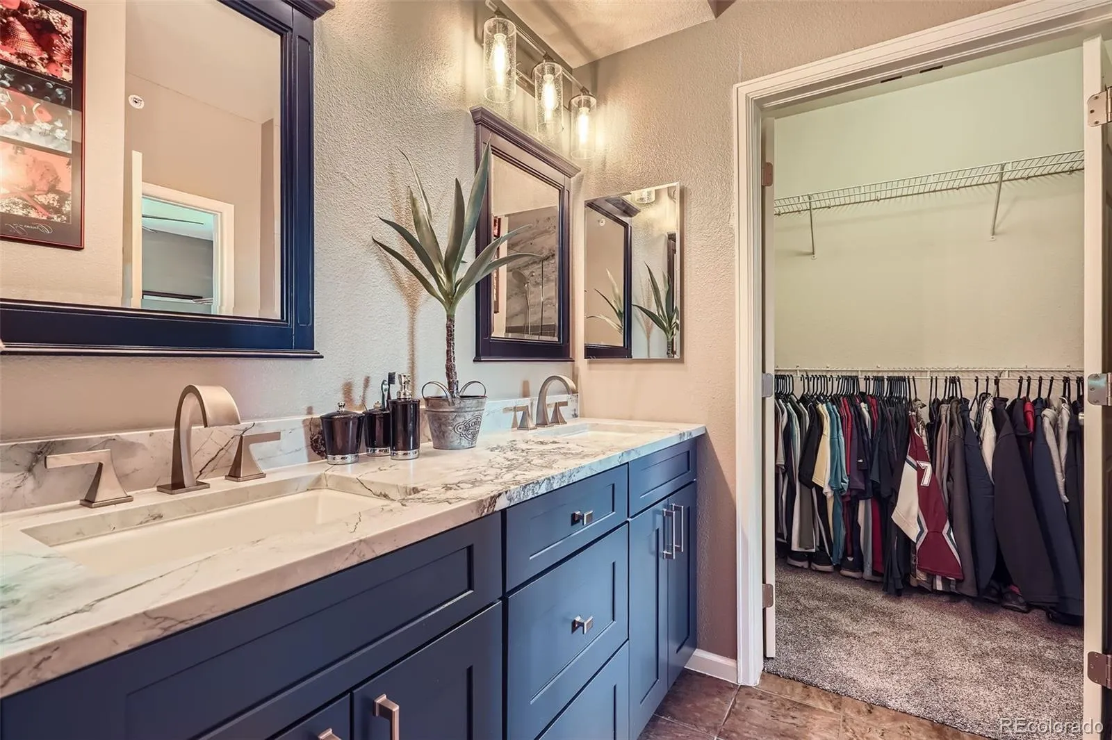 Littleton, Colorado 80127, United States, 2 Bedrooms Bedrooms, ,2 BathroomsBathrooms,Residential,Active,149824