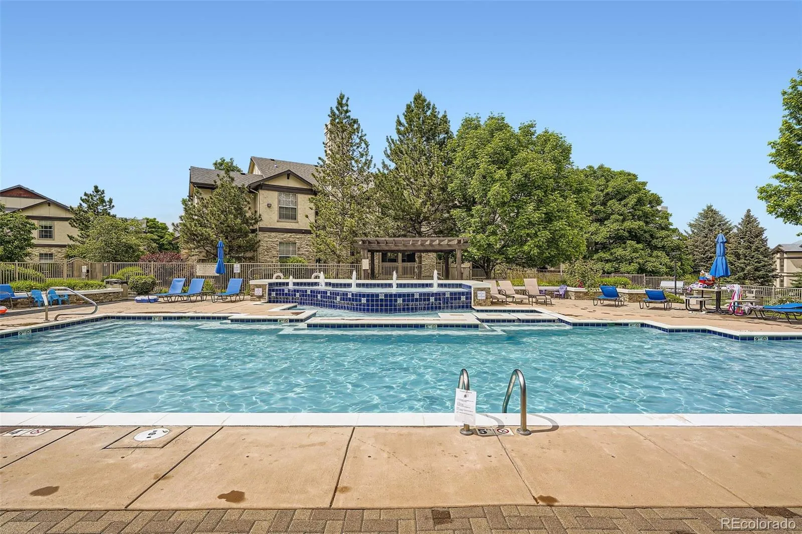 Littleton, Colorado 80127, United States, 2 Bedrooms Bedrooms, ,2 BathroomsBathrooms,Residential,Active,149824