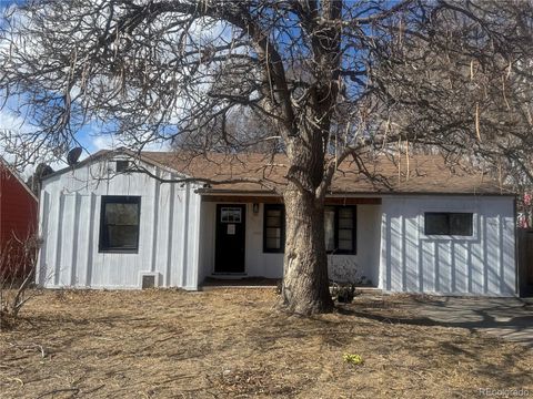 945 Zenobia Street Denver CO 80204