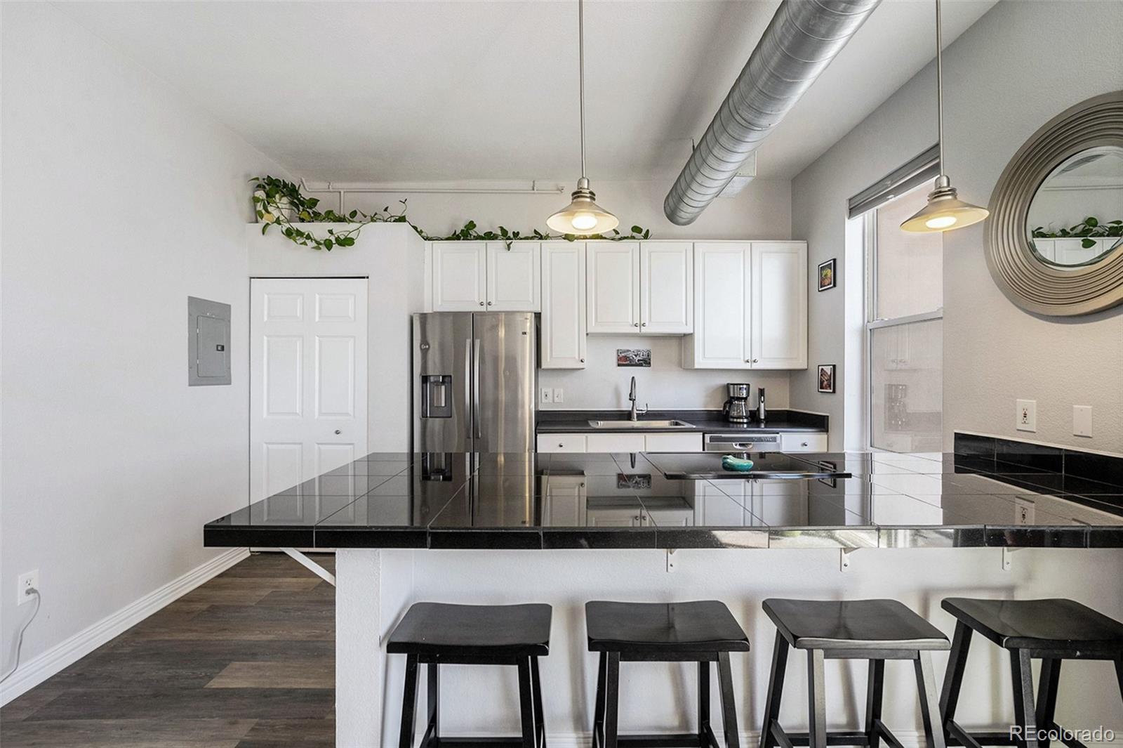 277 N Broadway 301
