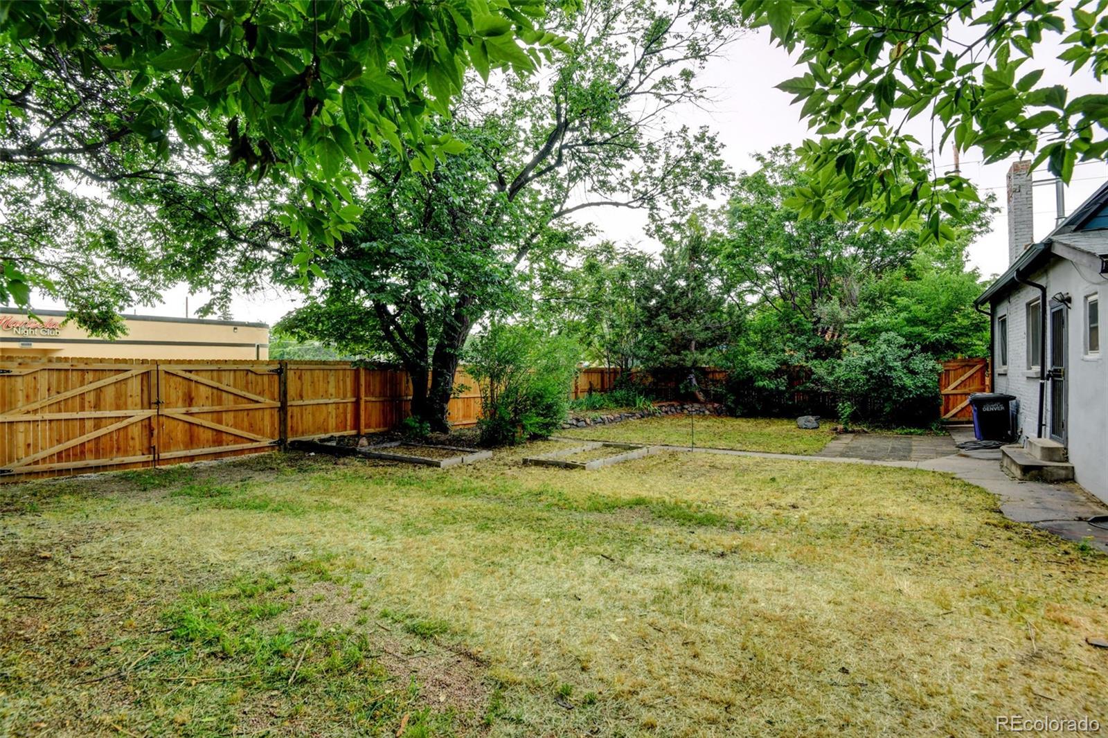1707 W 39th Avenue