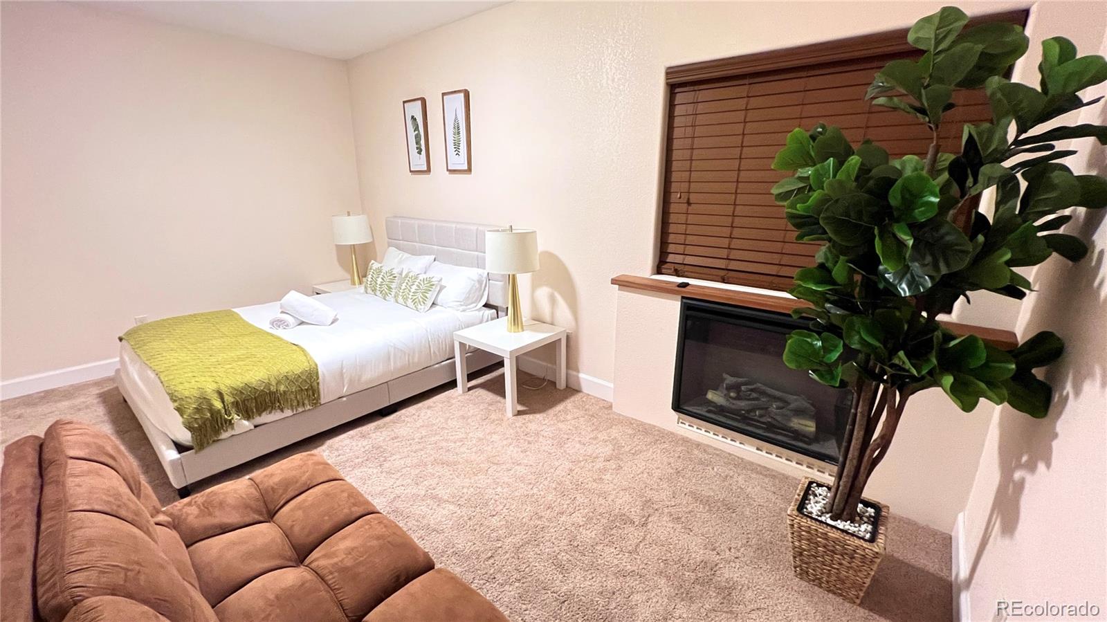 11809 E Harvard Avenue