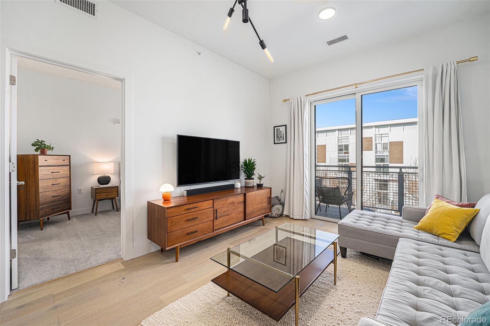 2550 Lawrence Street RB303