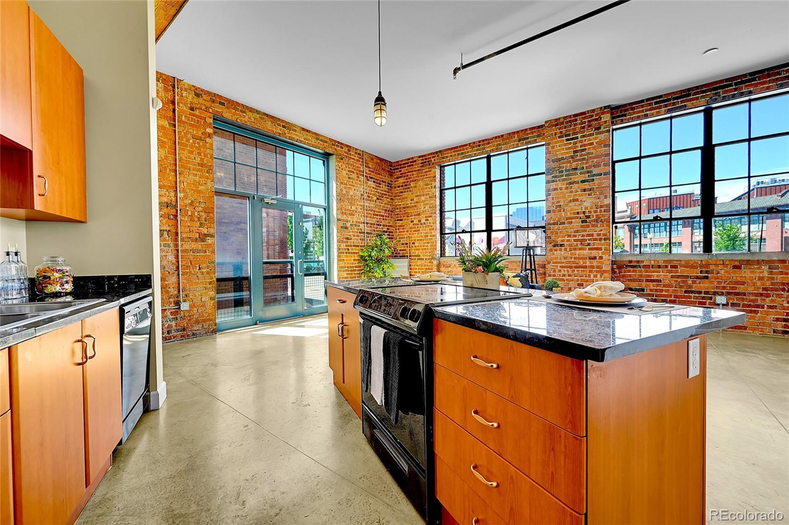 2500 Walnut Street 102