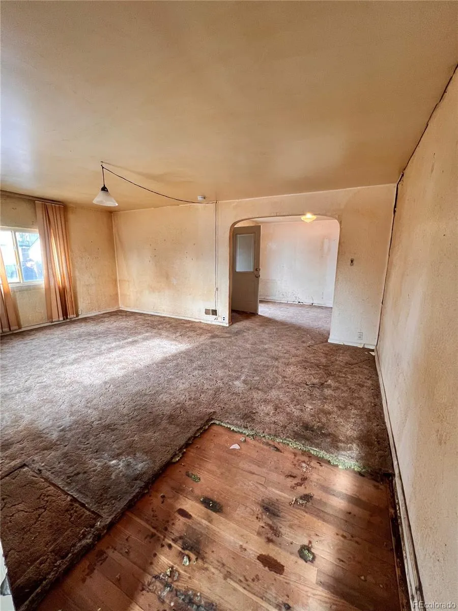 Arvada, Colorado 80003, United States, 3 Bedrooms Bedrooms, ,1 BathroomBathrooms,Residential,Pending,47656