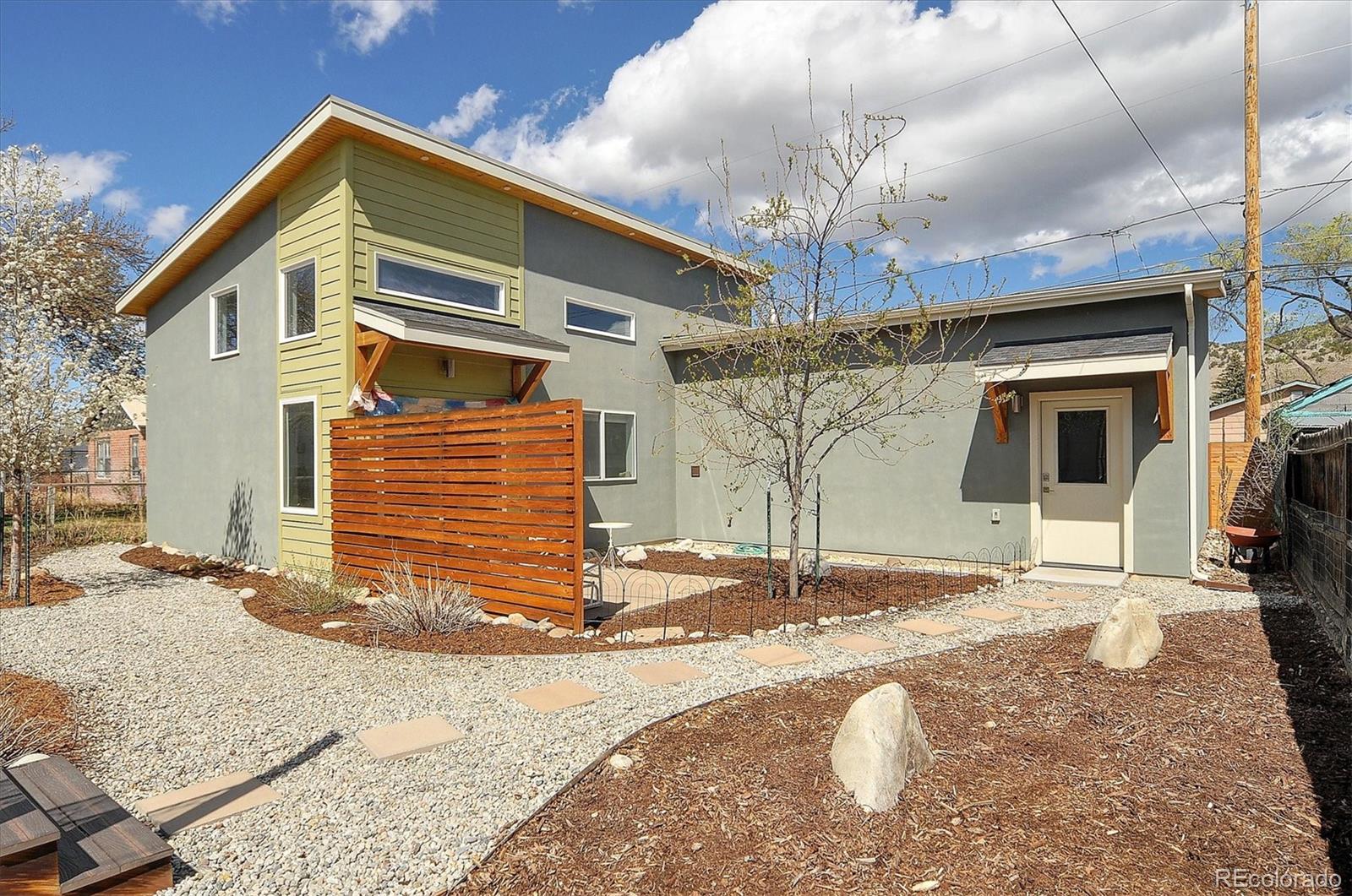 536 W 2nd Street 1&2