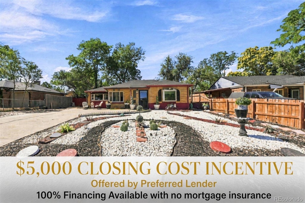 Photo of 2065 Syracuse Street, Denver, CO 80207 (MLS # 6500478)