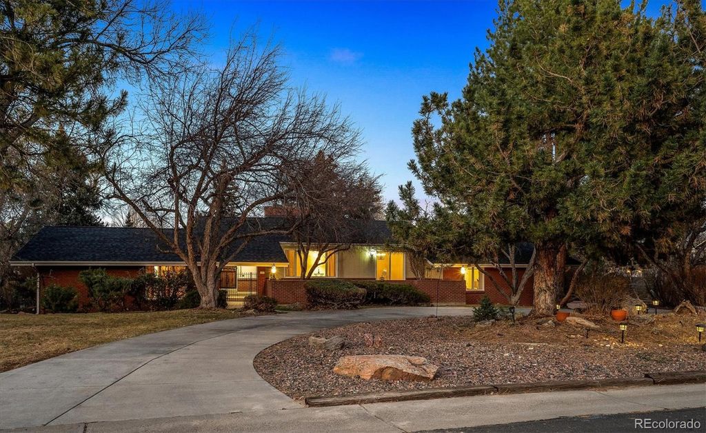 Photo of 21 Dutch Creek Drive, Littleton, CO 80123 (MLS # 7379164)