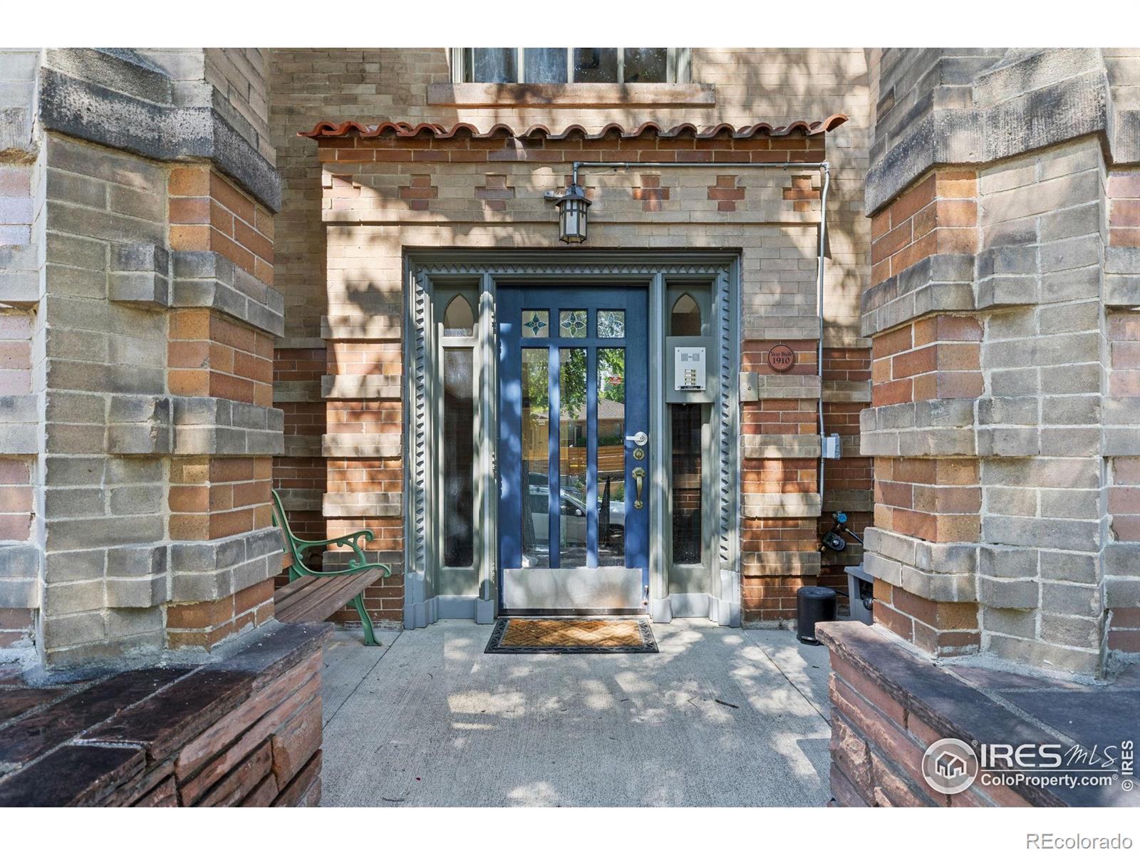 1217 N Downing Street 4