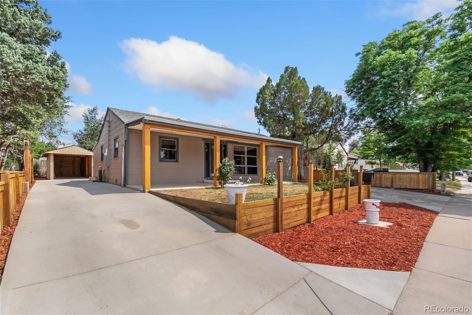 Photo 1 of 20 — 886 Kingston Street, Aurora, CO 80010