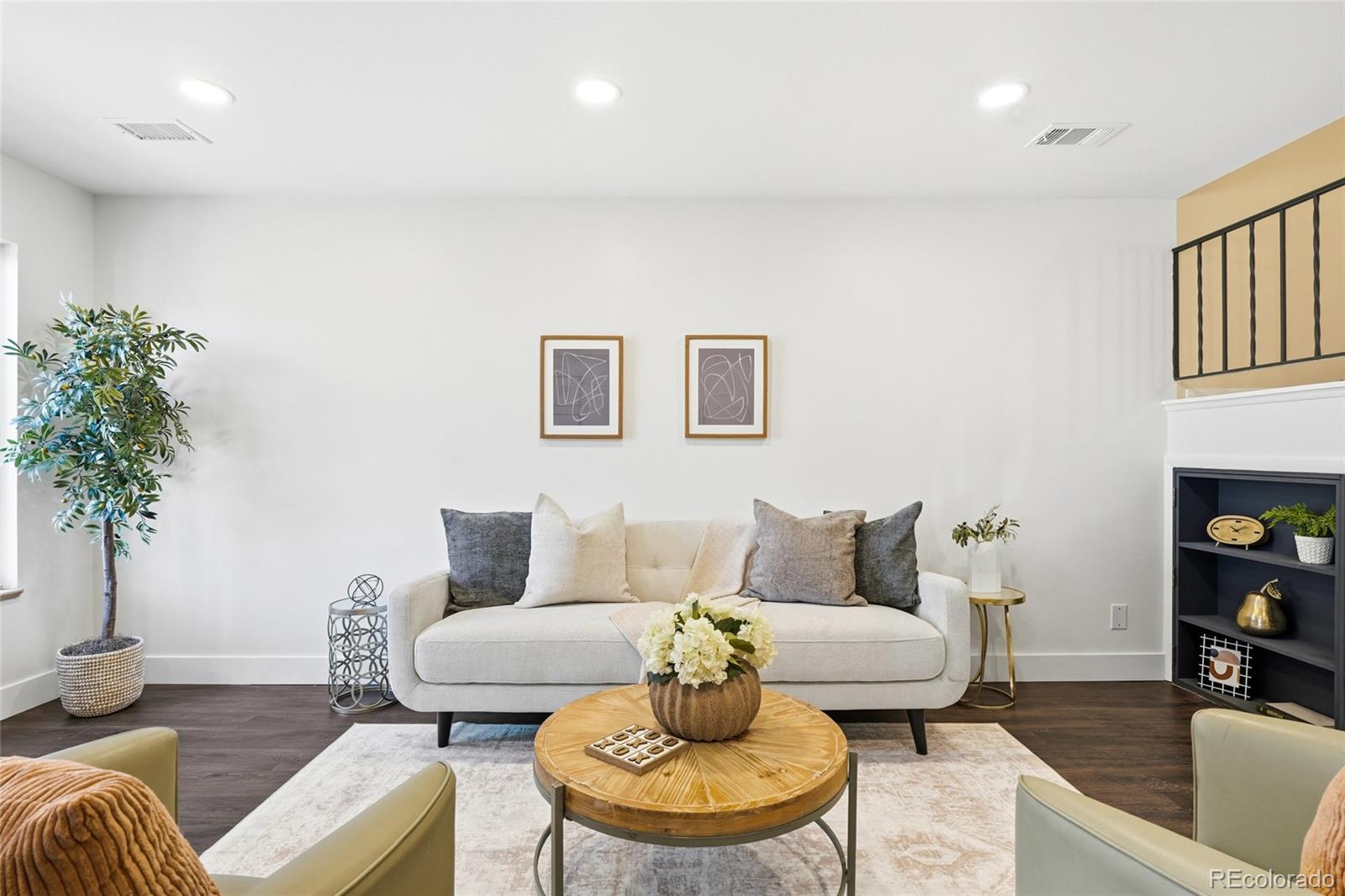 2557 S Dover Street 50