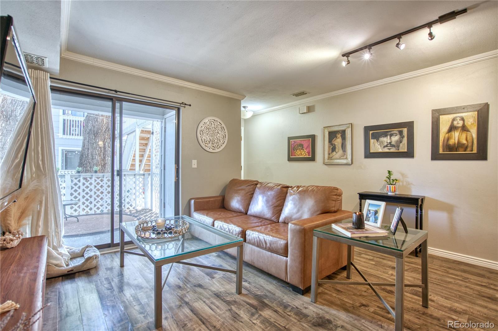 348 Collyer Street 105, Longmont, CO, 80501 3 348 Collyer Street 105