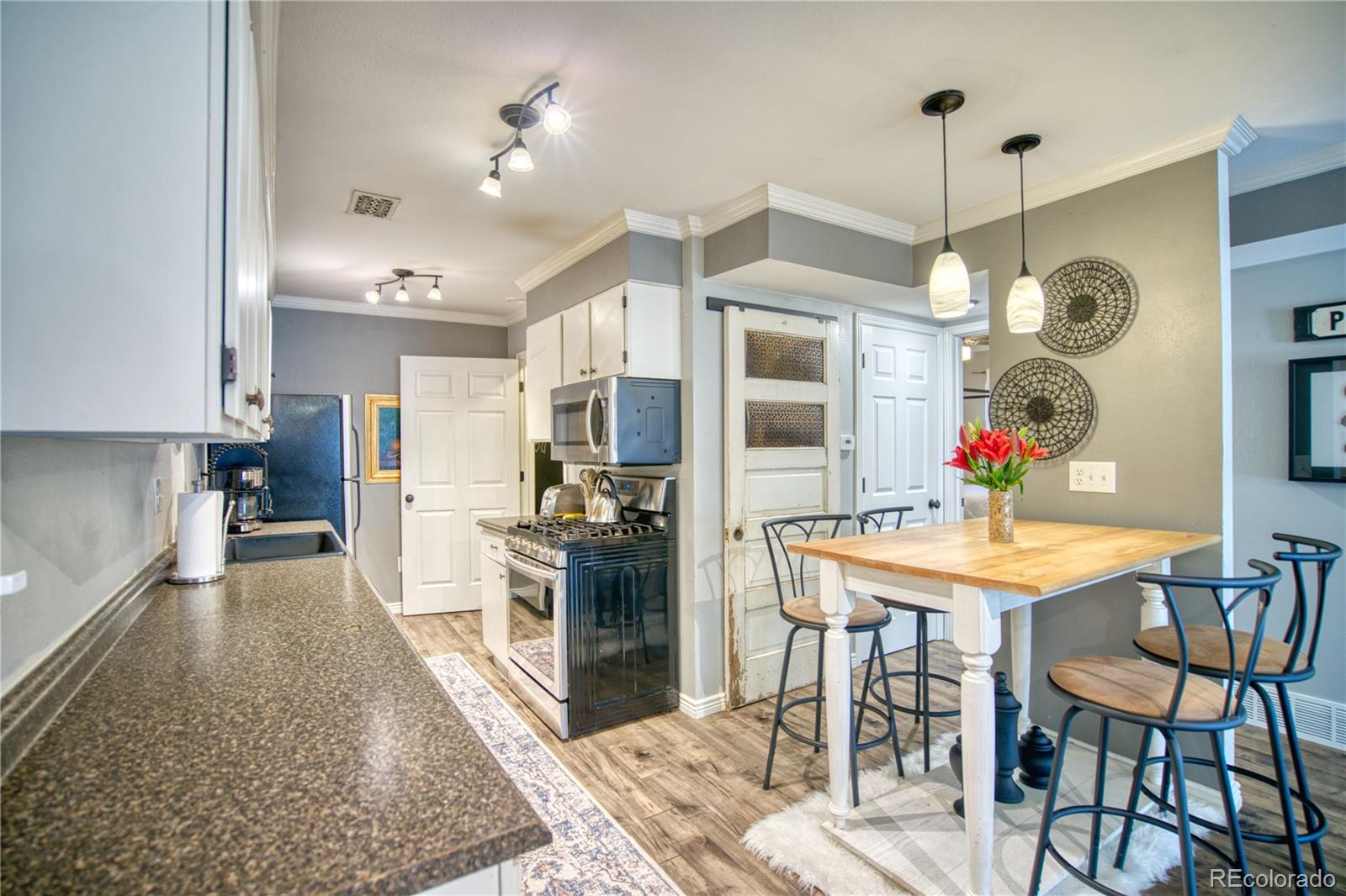 348 Collyer Street 105, Longmont, CO, 80501 4 348 Collyer Street 105