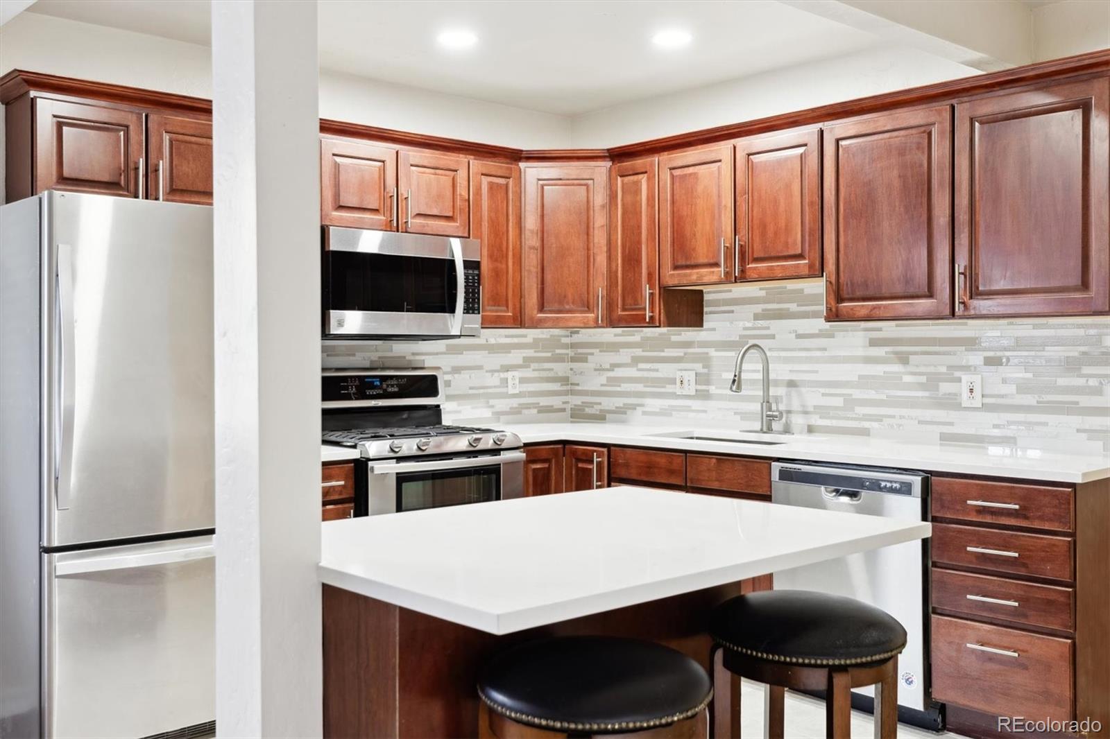 1101 Bellaire Street 108