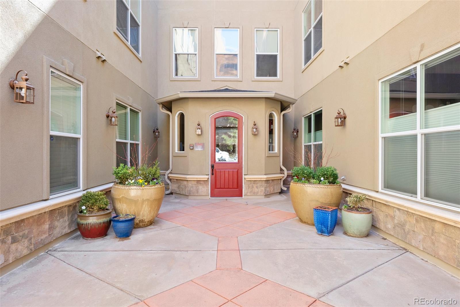 40 Madison Street 208