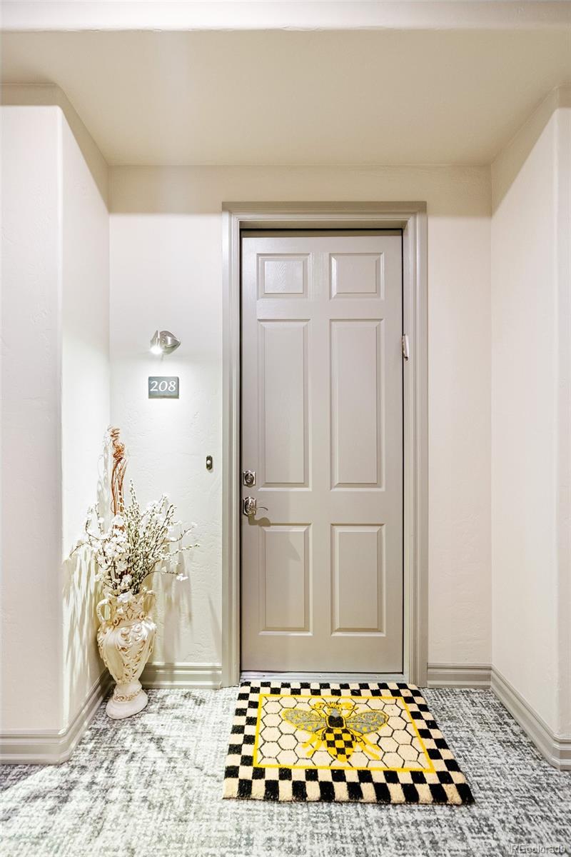 40 Madison Street 208