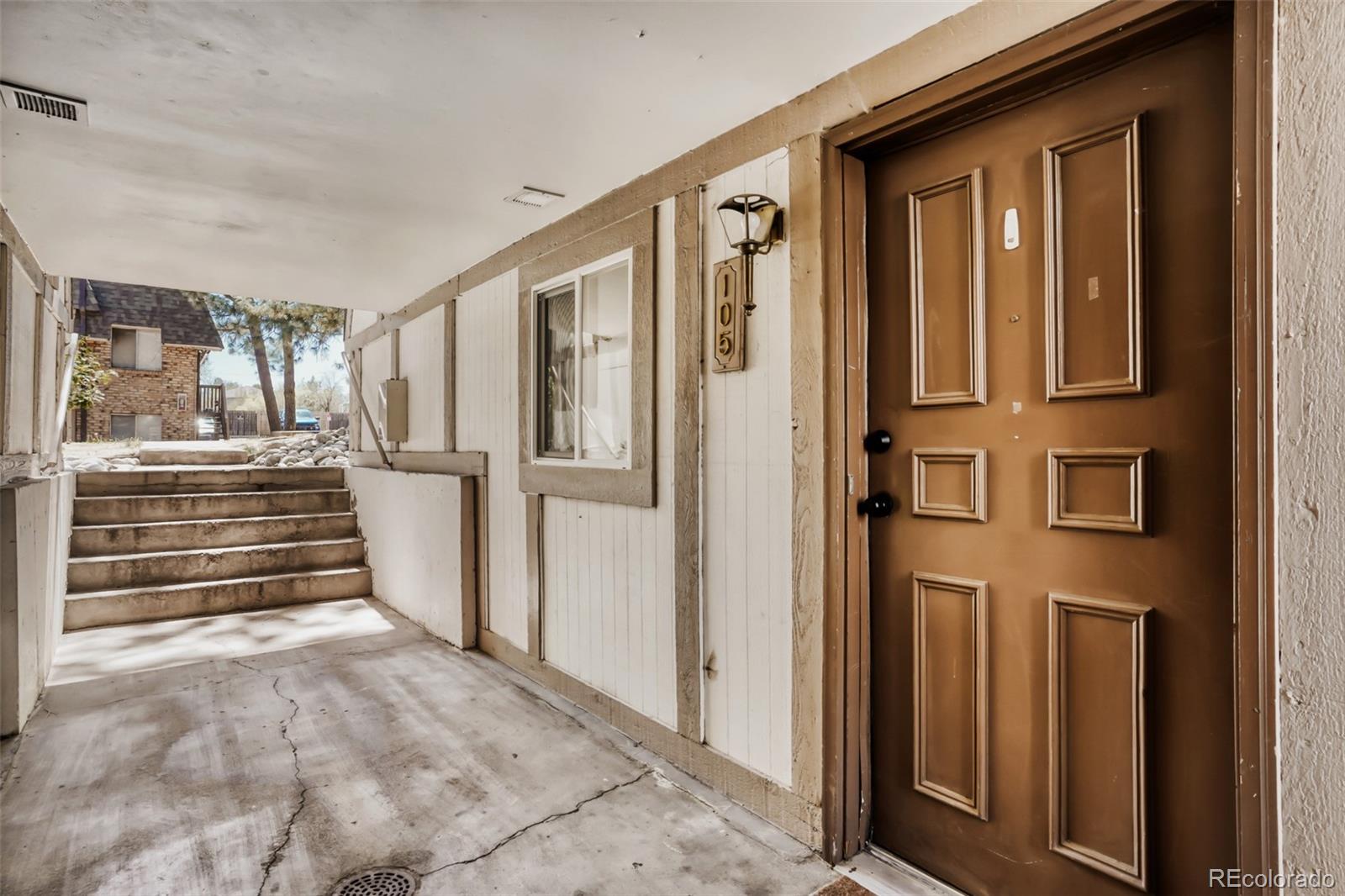 2190 S Holly Street 105