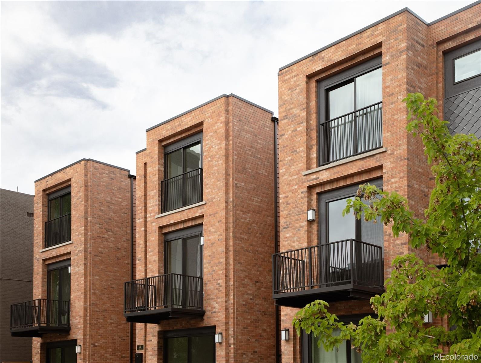 1749 Unit 1 & 2 N Williams Street