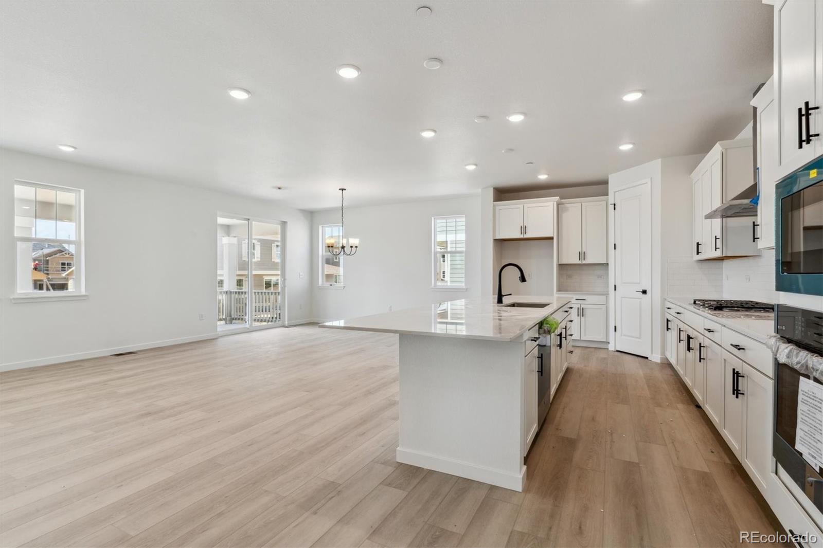 9253 Truckee Court, Commerce City, CO, 80022 2 9253 Truckee Court