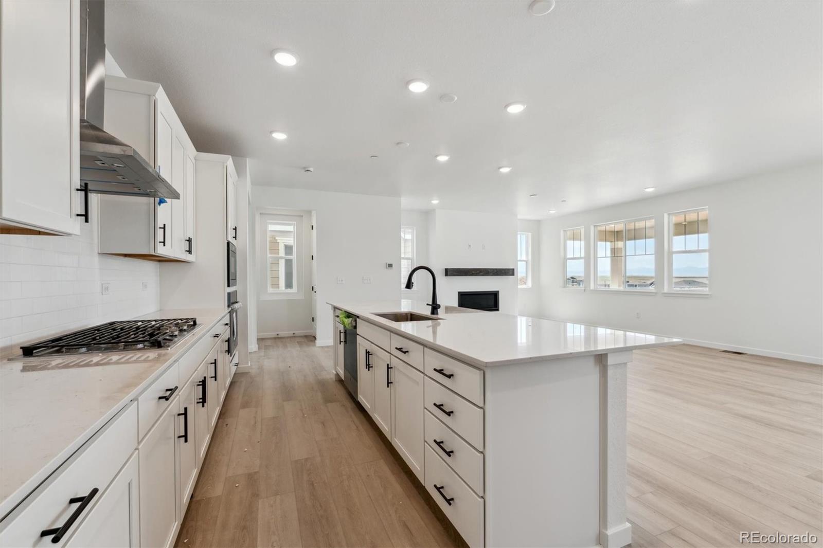 9253 Truckee Court, Commerce City, CO, 80022 3 9253 Truckee Court