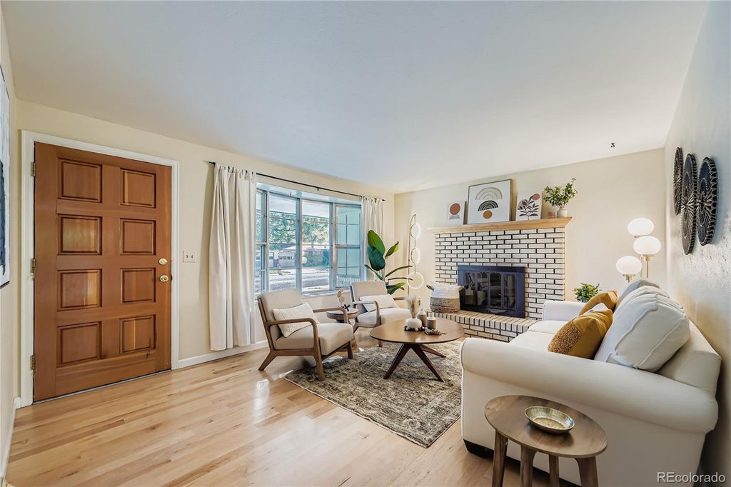 Photo of 1835 Cambridge Drive, Longmont, CO 80503 (MLS # 5892283)