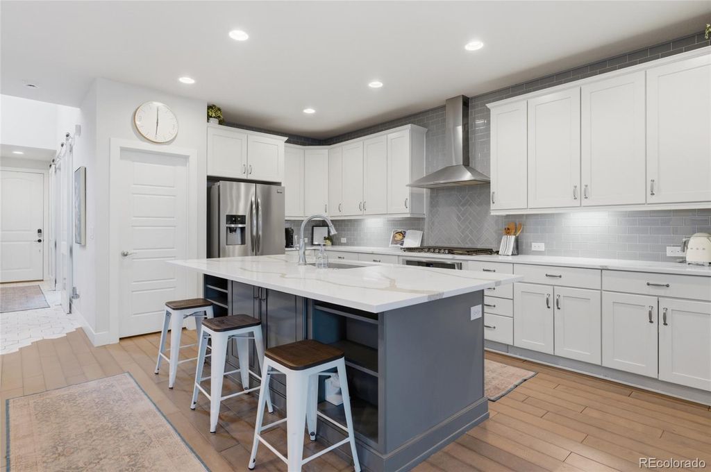 Photo of 1156 S Lincoln Street, Denver, CO 80210 (MLS # 4172740)